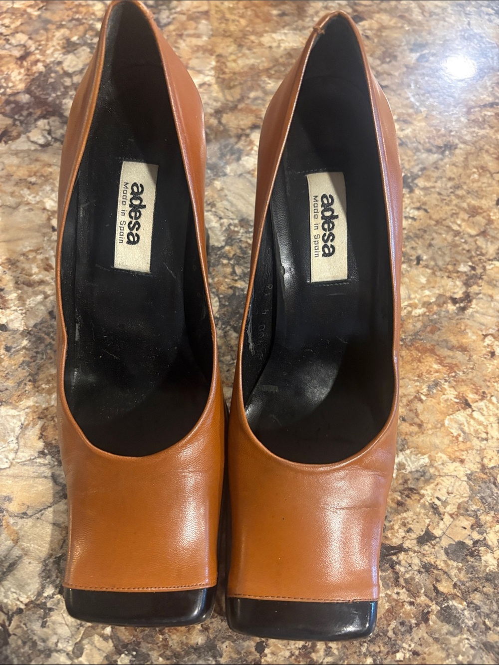 Adesa Women's Tan Leather Square-Toe Pumps with Black Cap